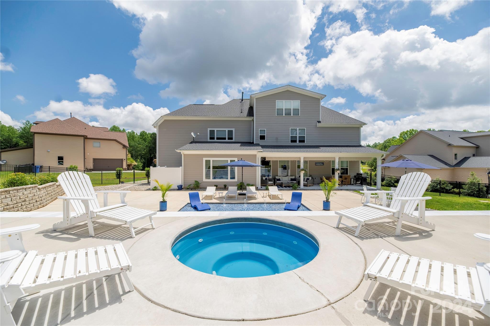 121 Leeward Shoals Lane