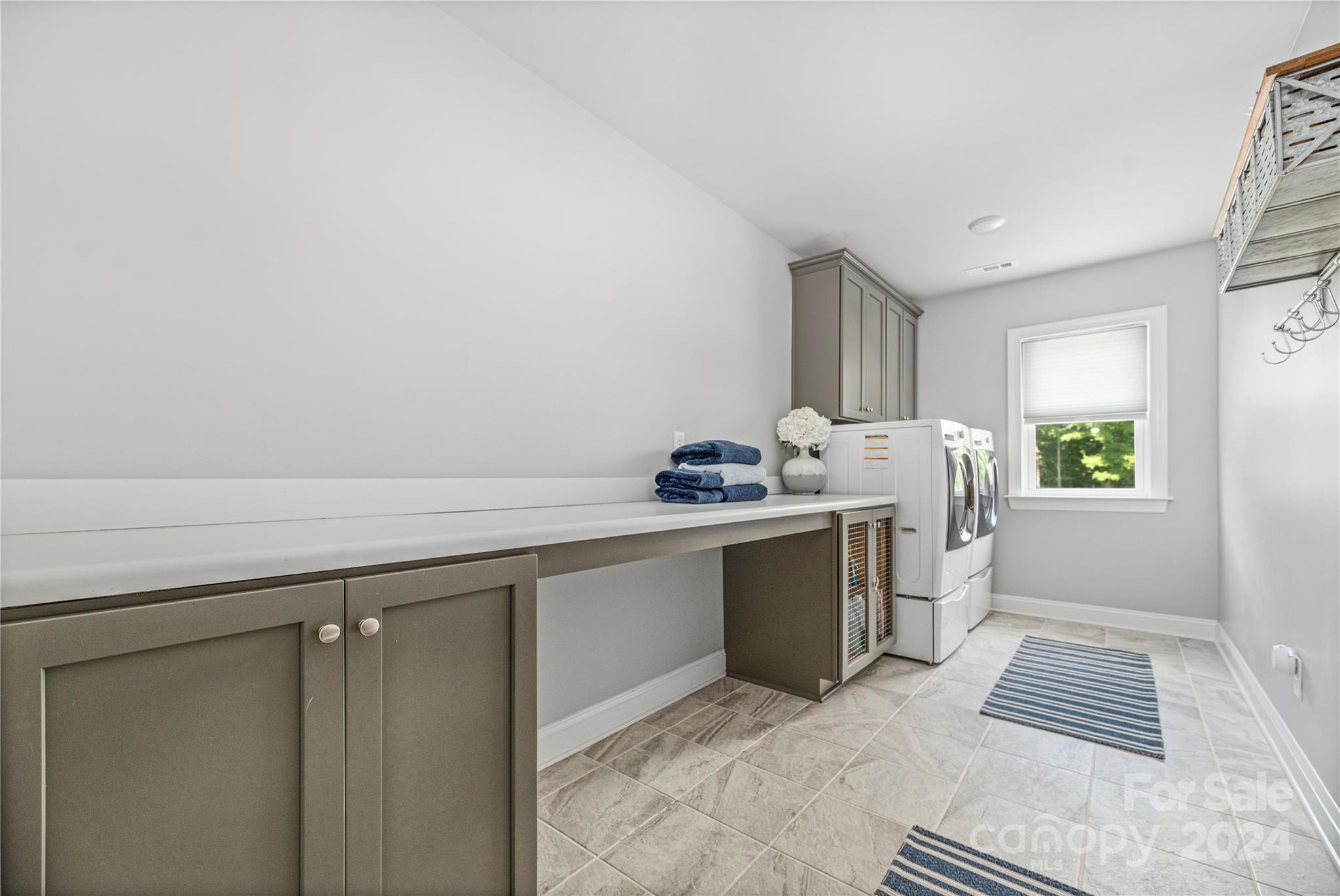 121 Leeward Shoals Lane