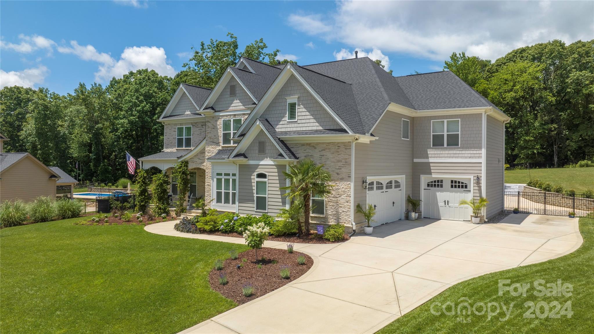 121 Leeward Shoals Lane