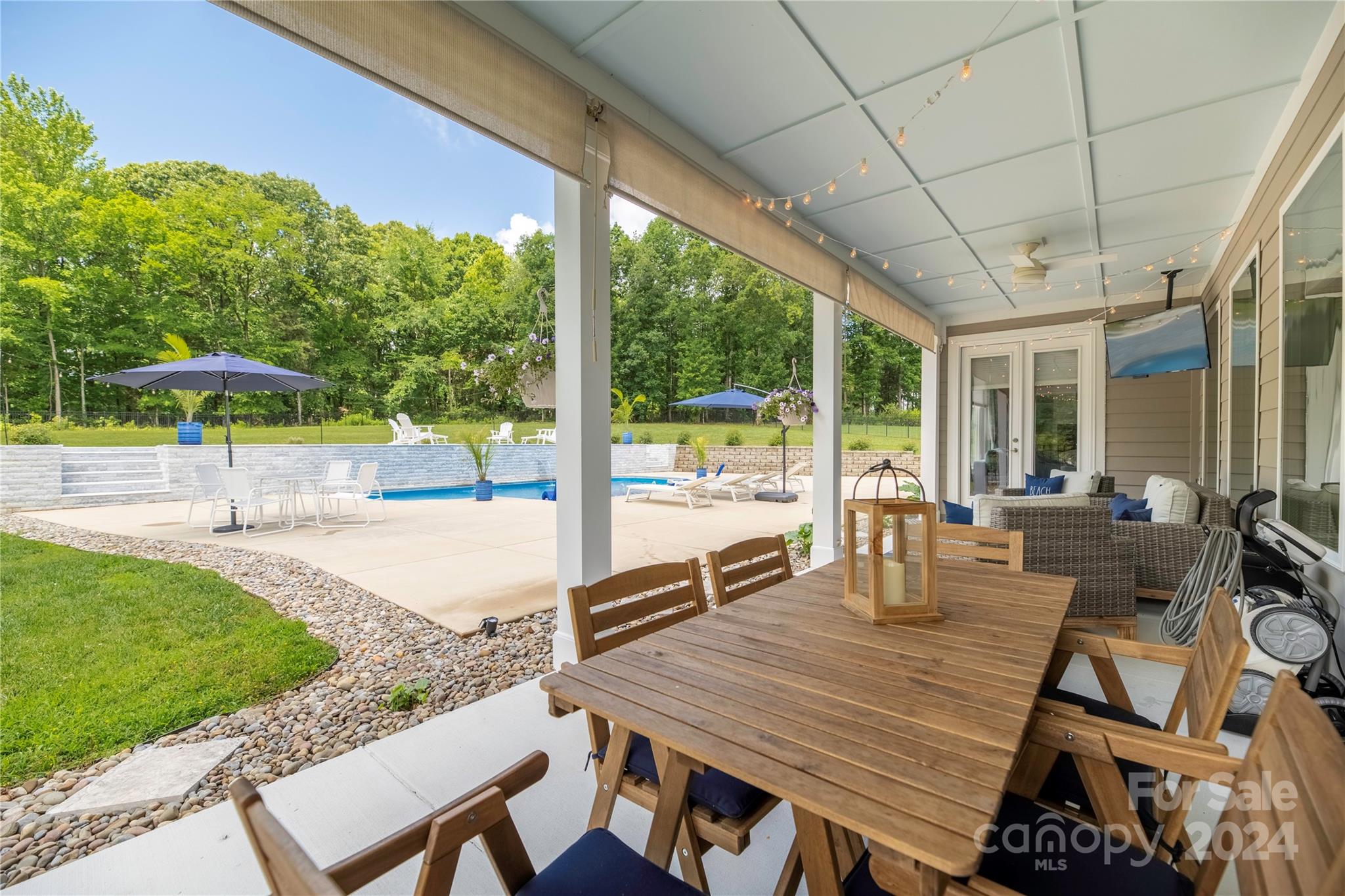 121 Leeward Shoals Lane