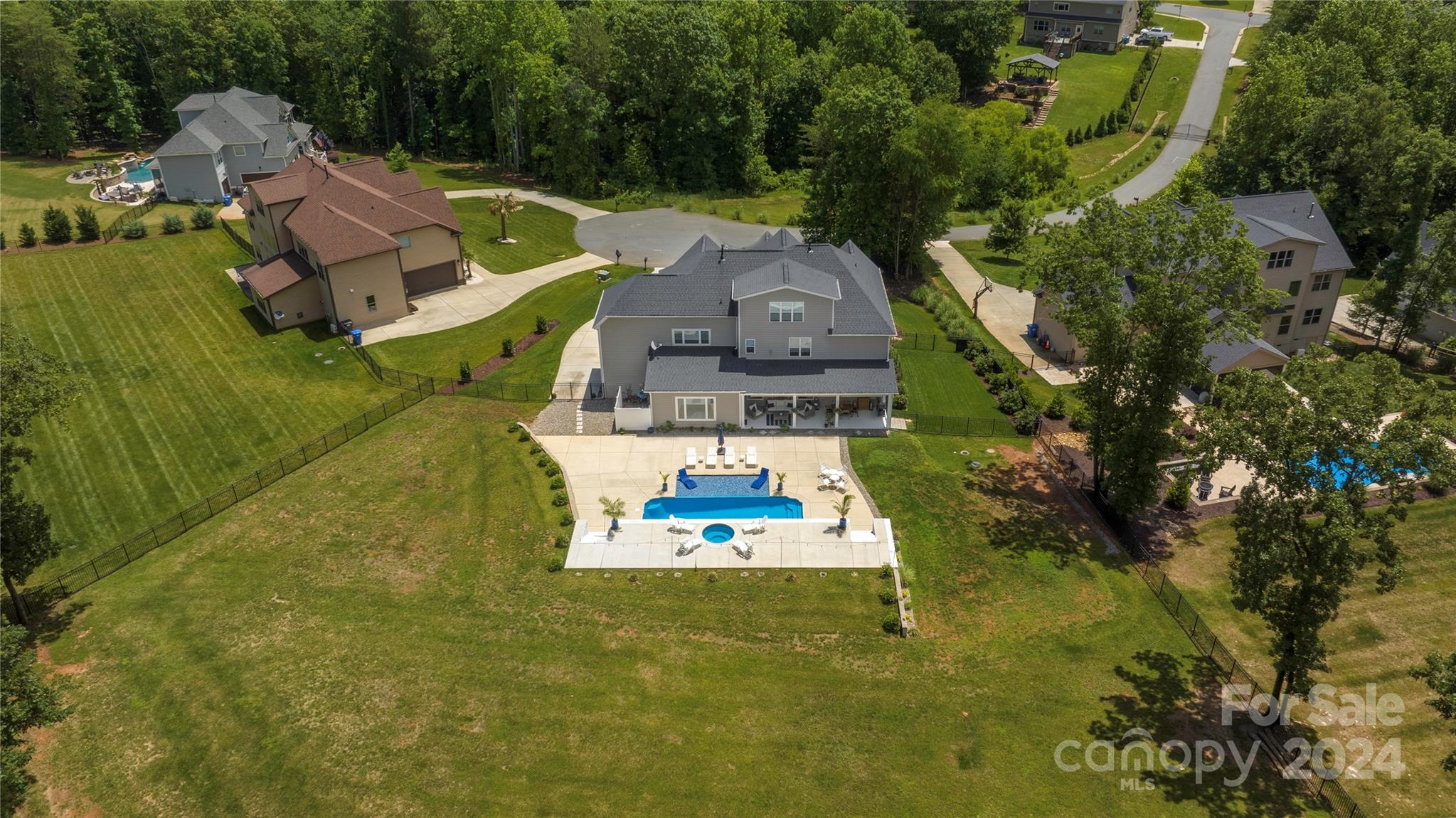 121 Leeward Shoals Lane