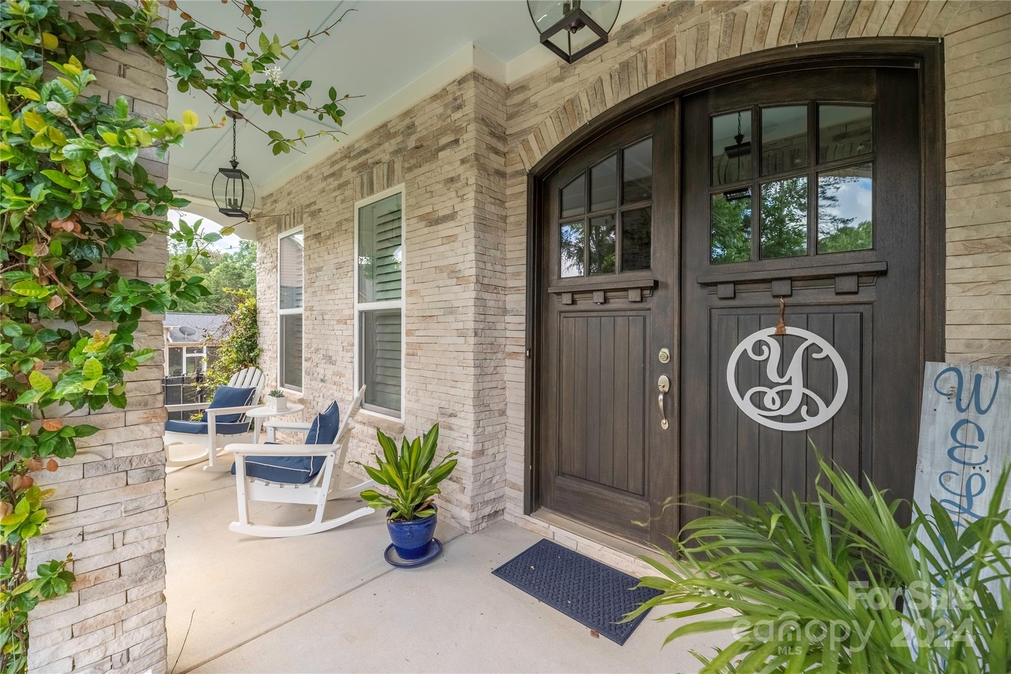 121 Leeward Shoals Lane