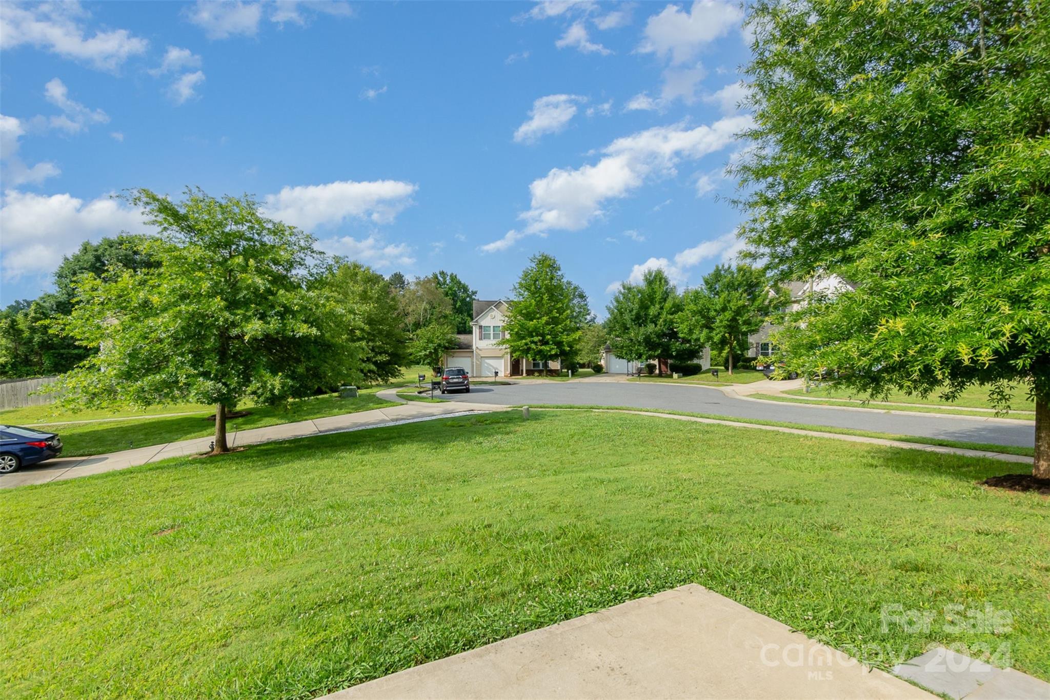 9102 Sharpes Circle