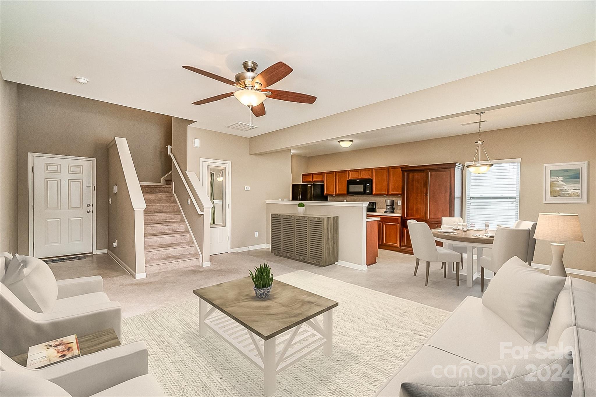 9102 Sharpes Circle