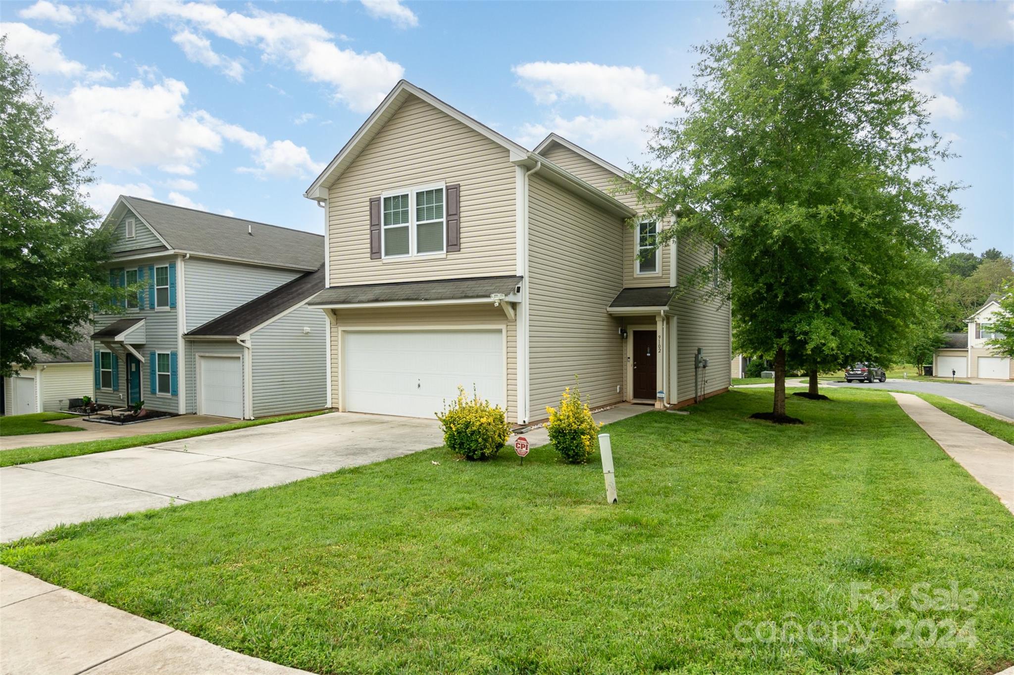 9102 Sharpes Circle