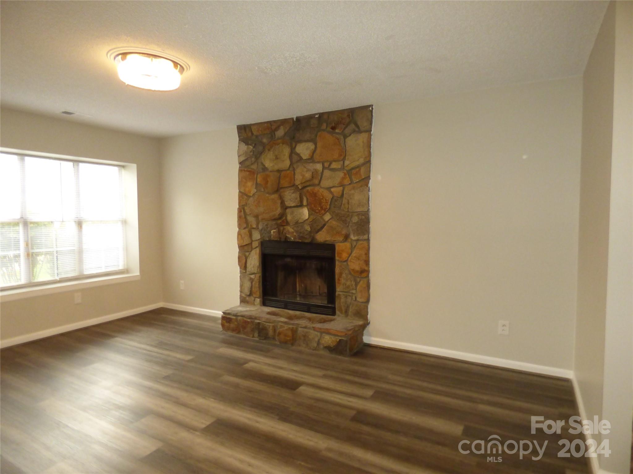 6141 Windsor Gate Lane
