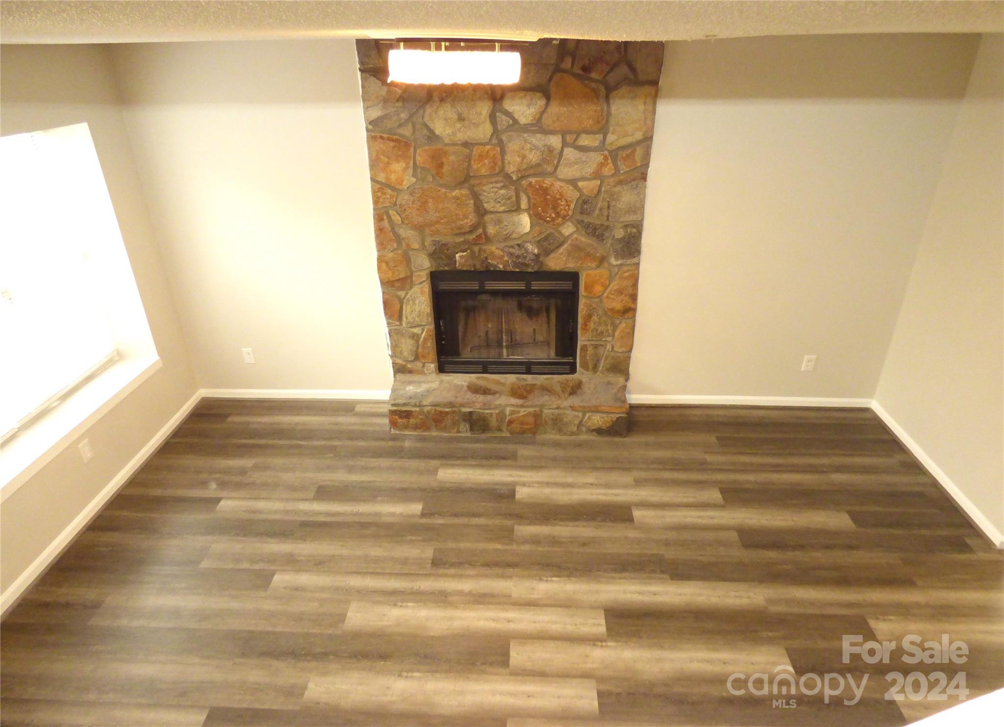 6141 Windsor Gate Lane