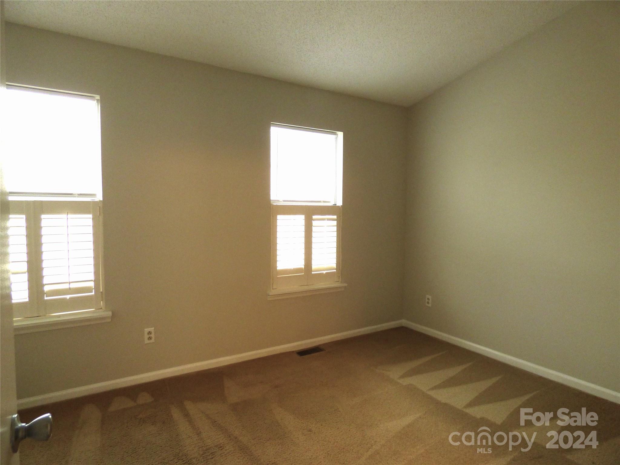 6141 Windsor Gate Lane