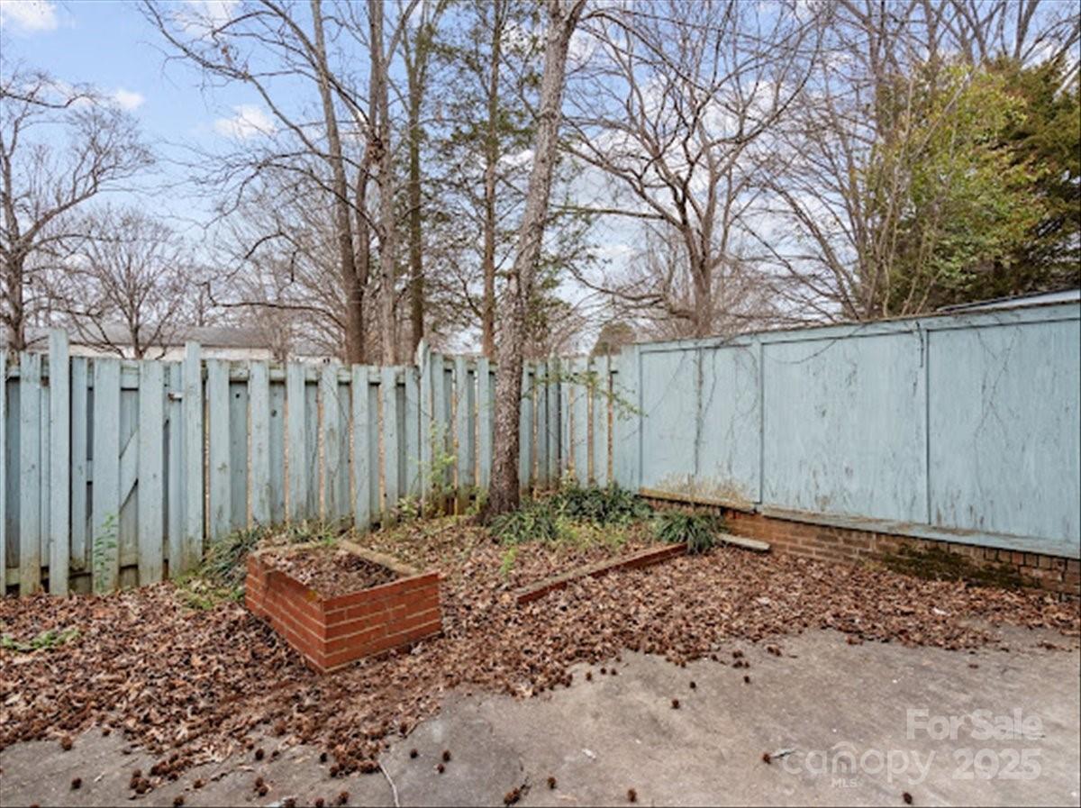 2001 Stoney Point Lane