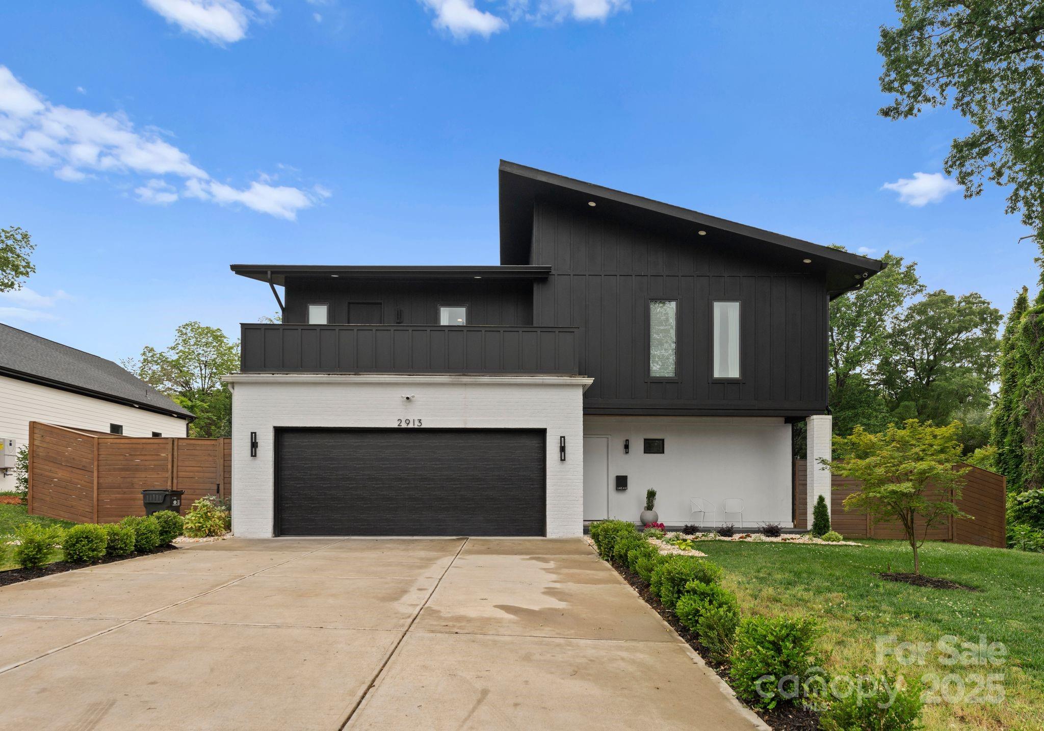 2913 Lake Avenue