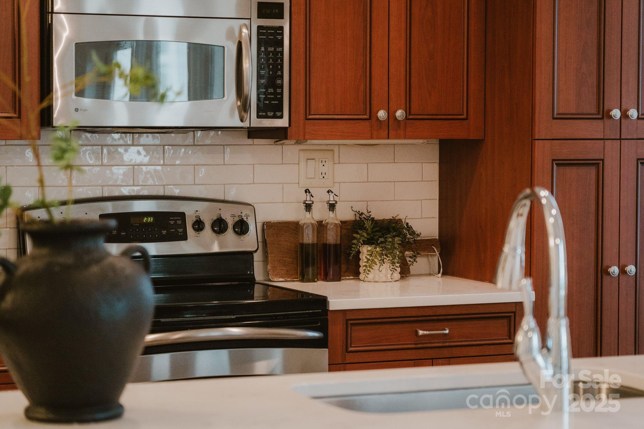 230 S Tryon Street Unit: 810