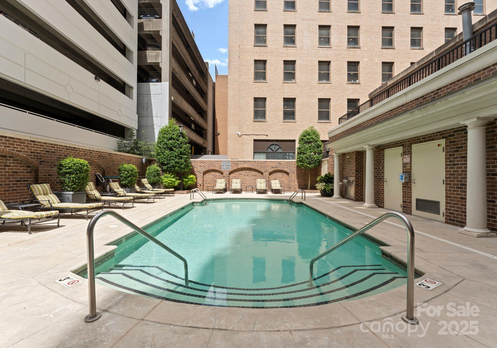 230 S Tryon Street Unit: 810