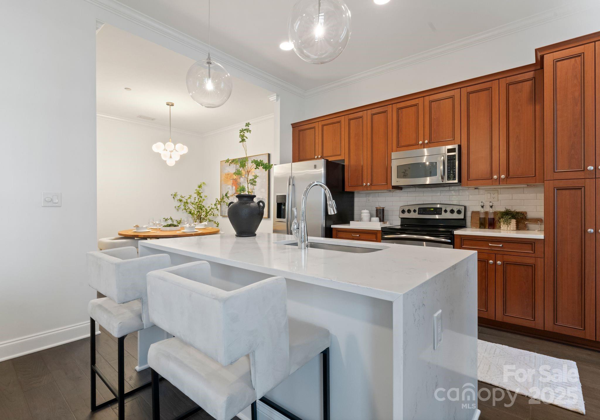 230 S Tryon Street Unit: 810