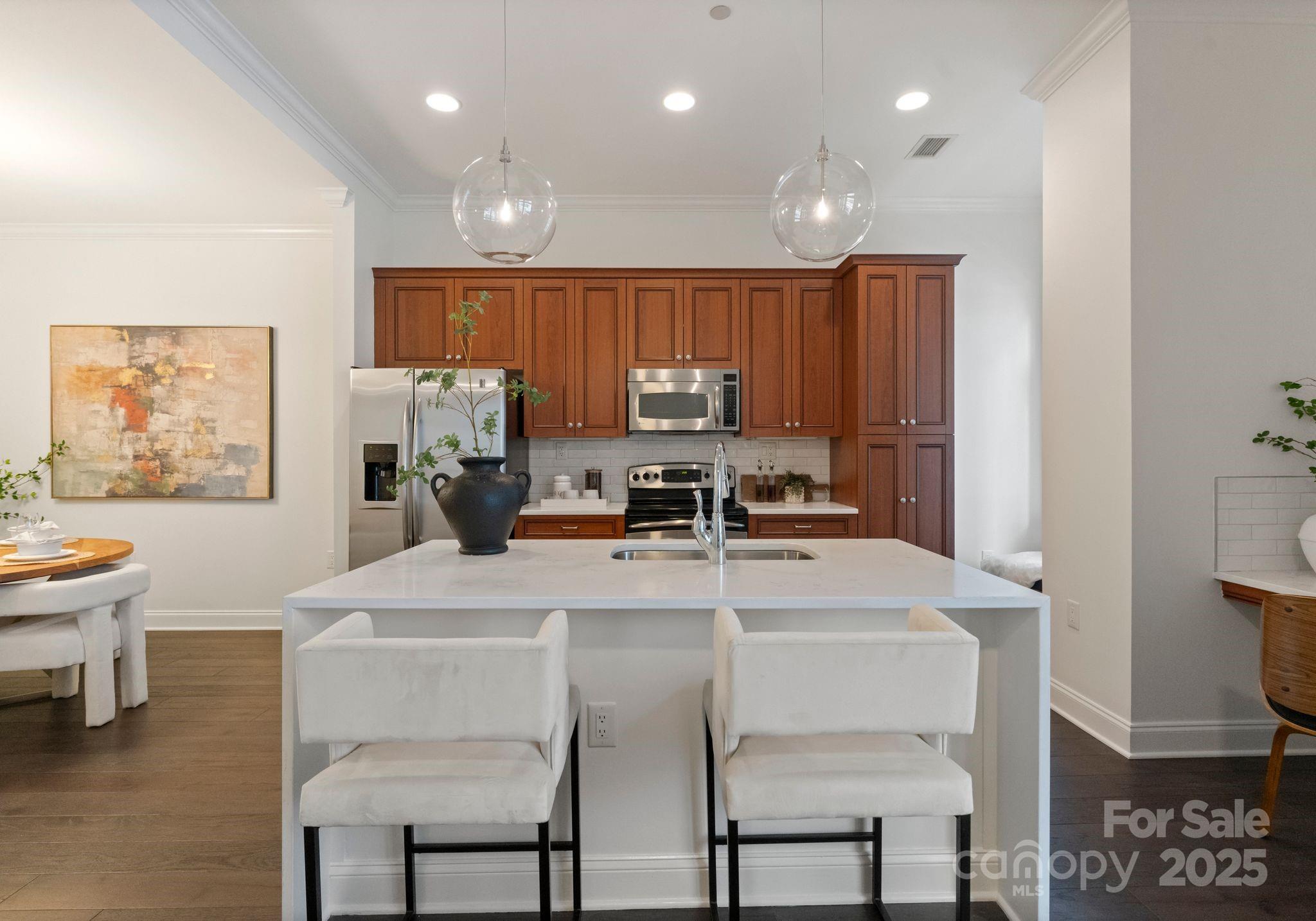 230 S Tryon Street Unit: 810