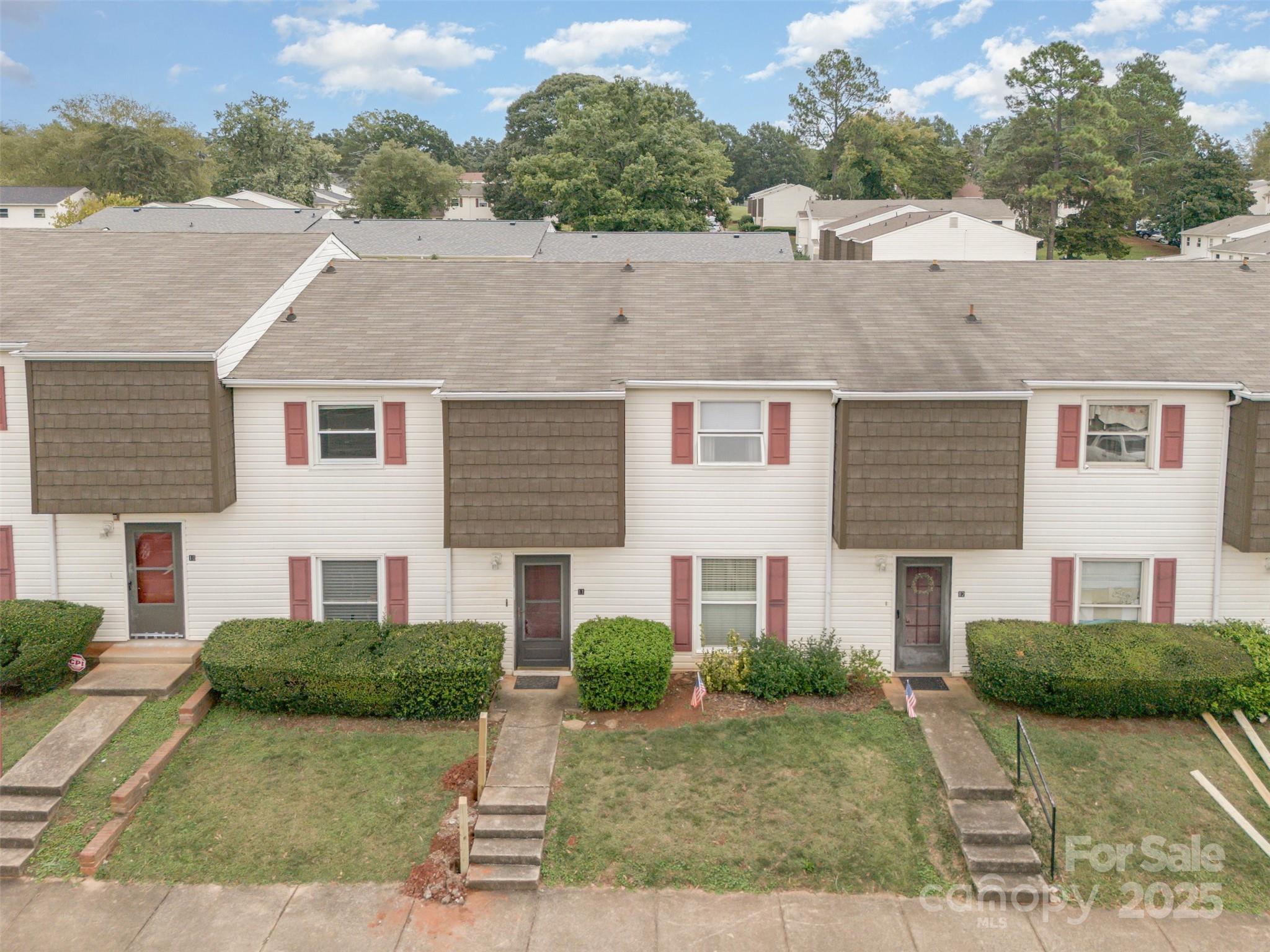7909 Lakehouse Lane