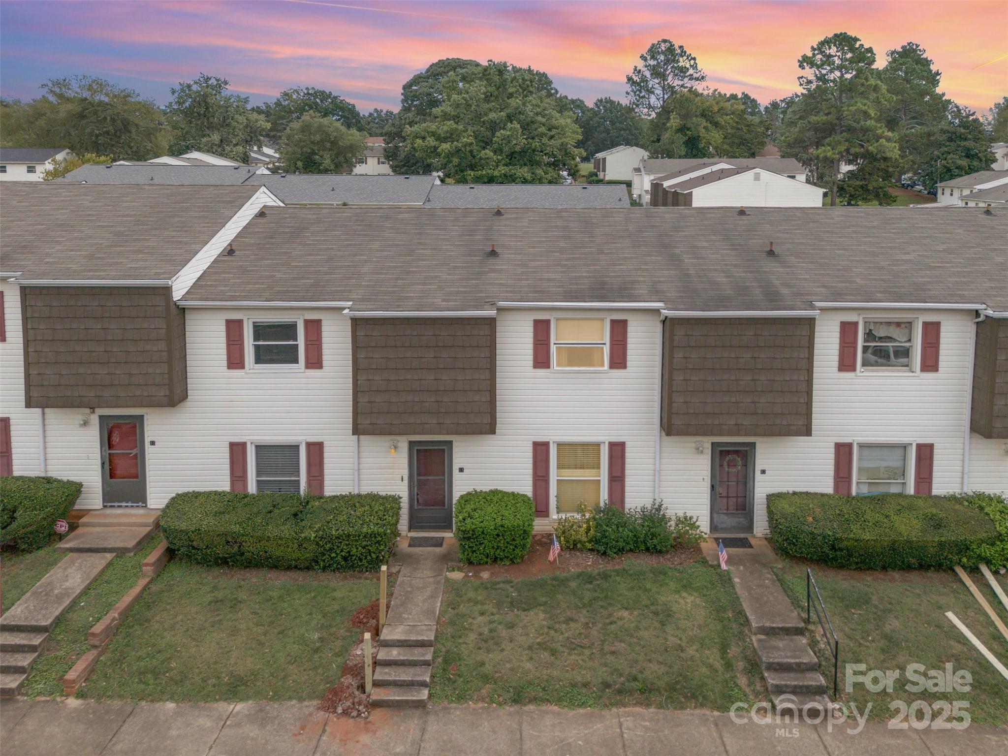 7909 Lakehouse Lane
