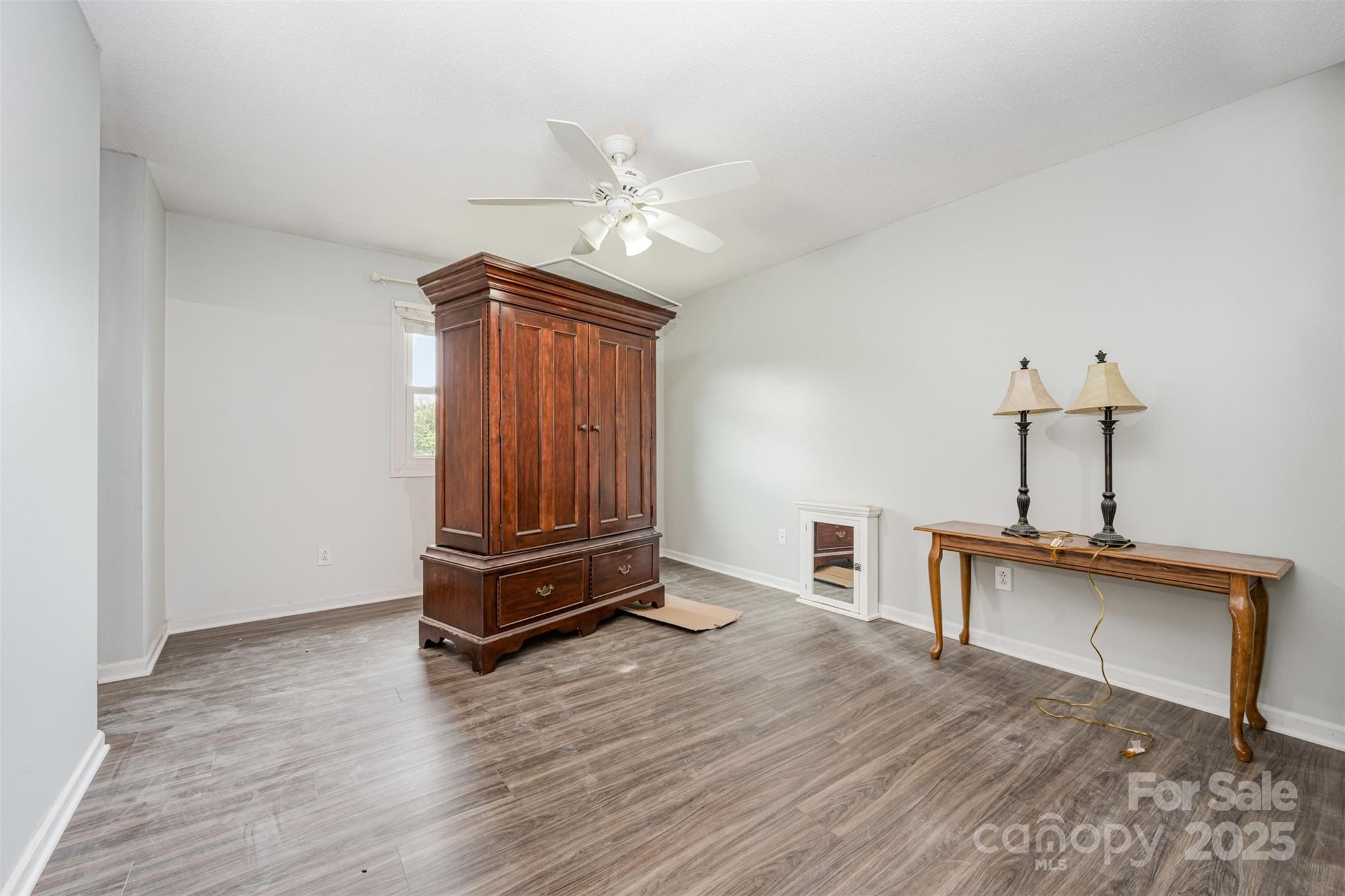 7909 Lakehouse Lane