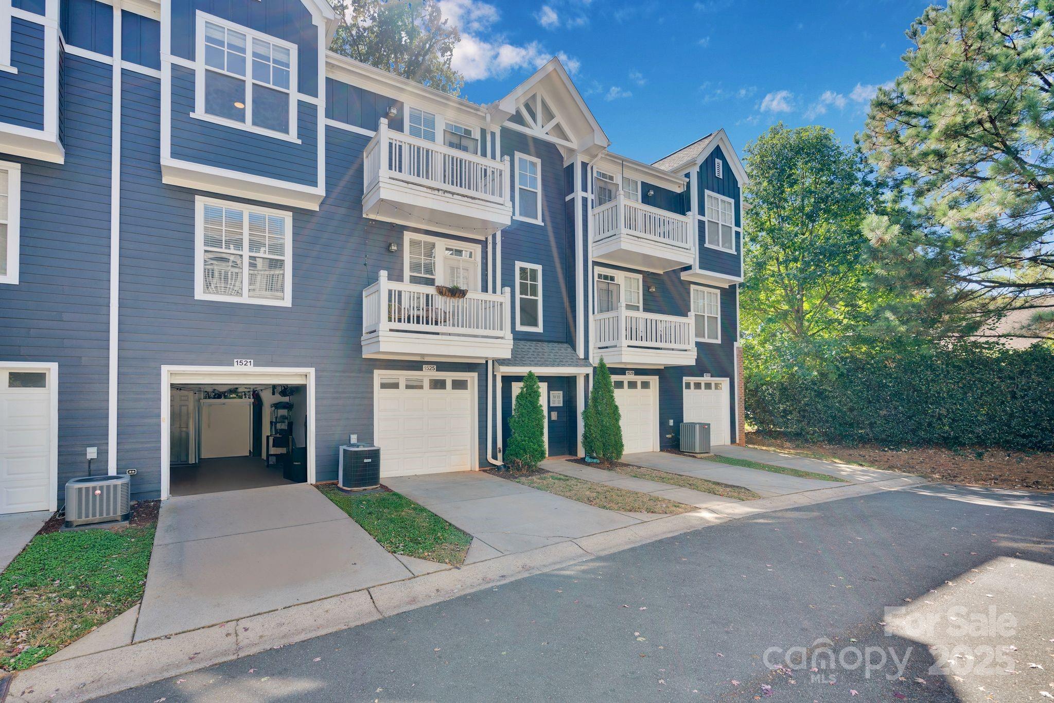 1525 Walnut View Drive