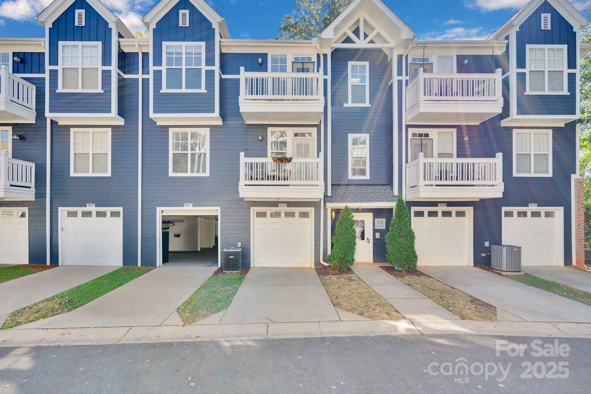 1525 Walnut View Drive
