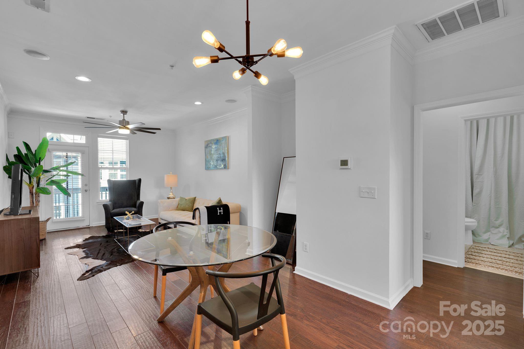 1525 Walnut View Drive