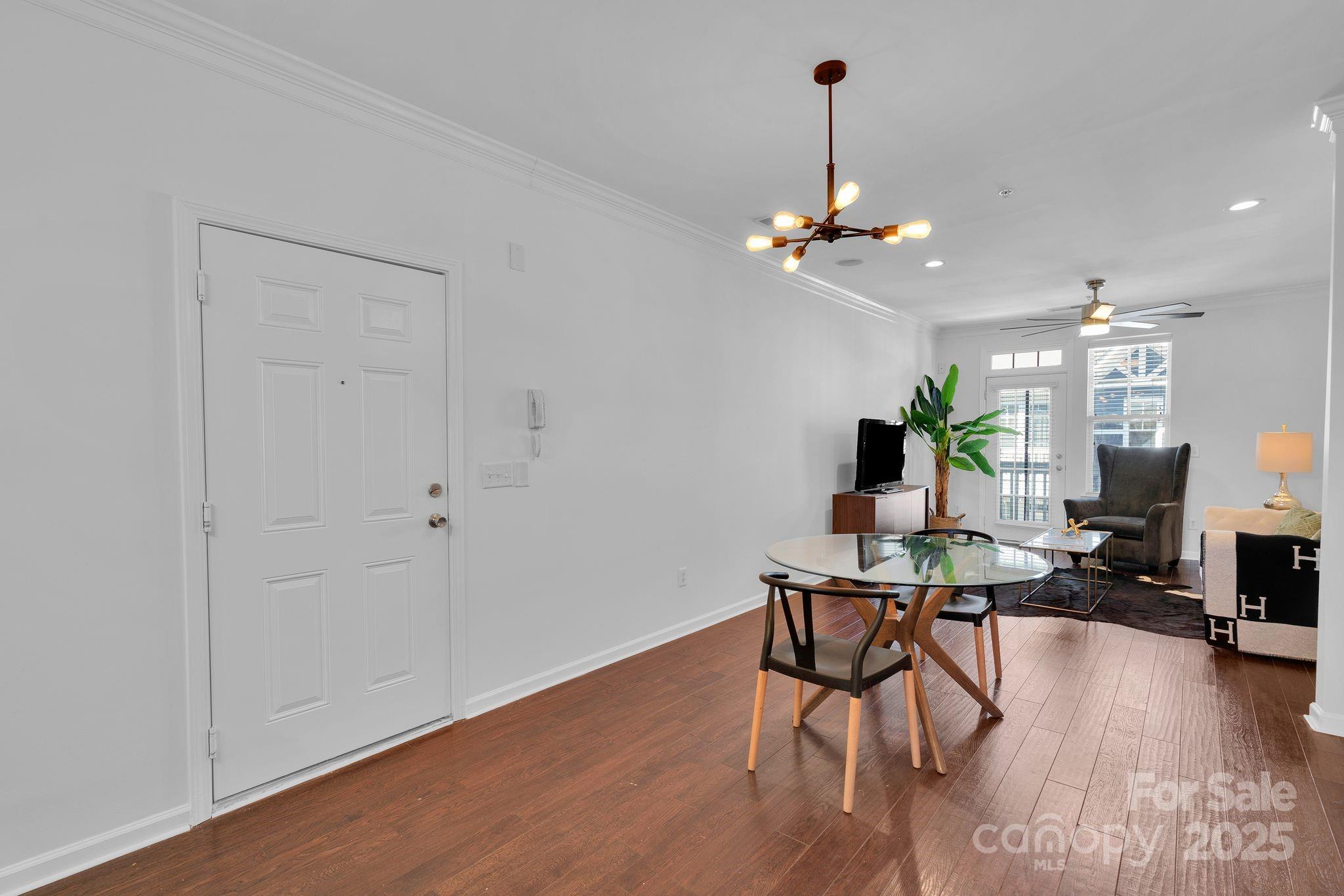 1525 Walnut View Drive