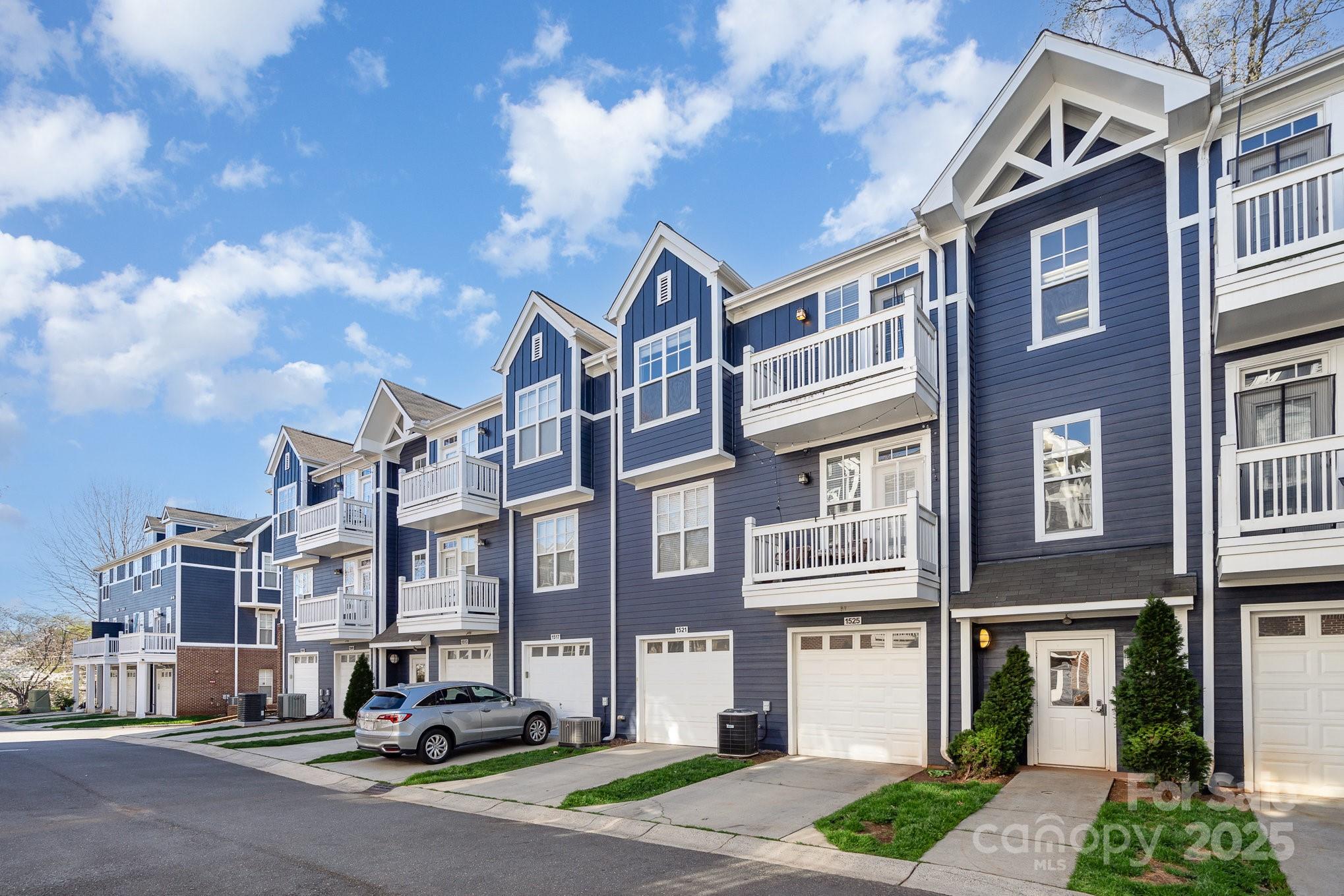1525 Walnut View Drive