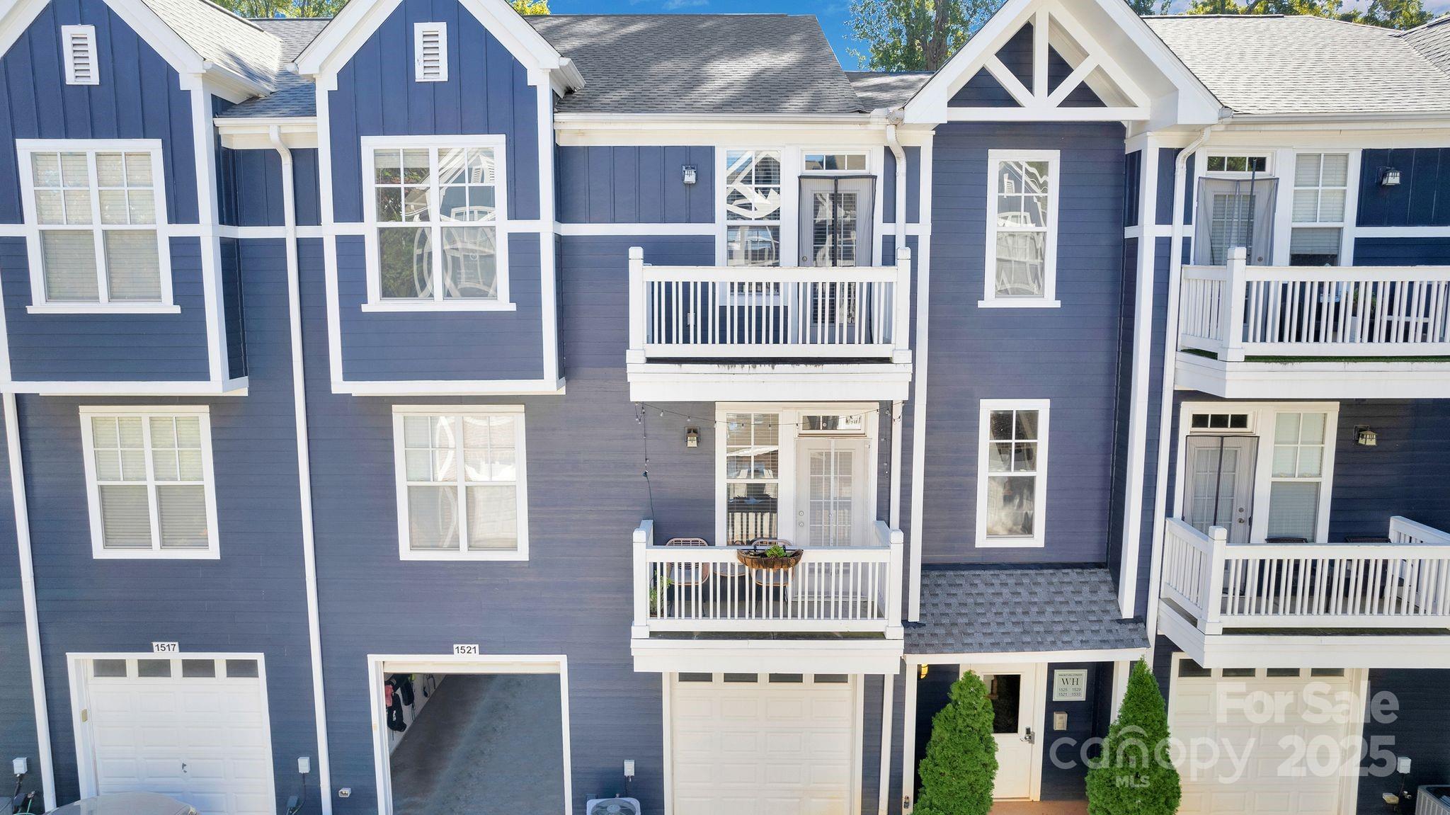 1525 Walnut View Drive