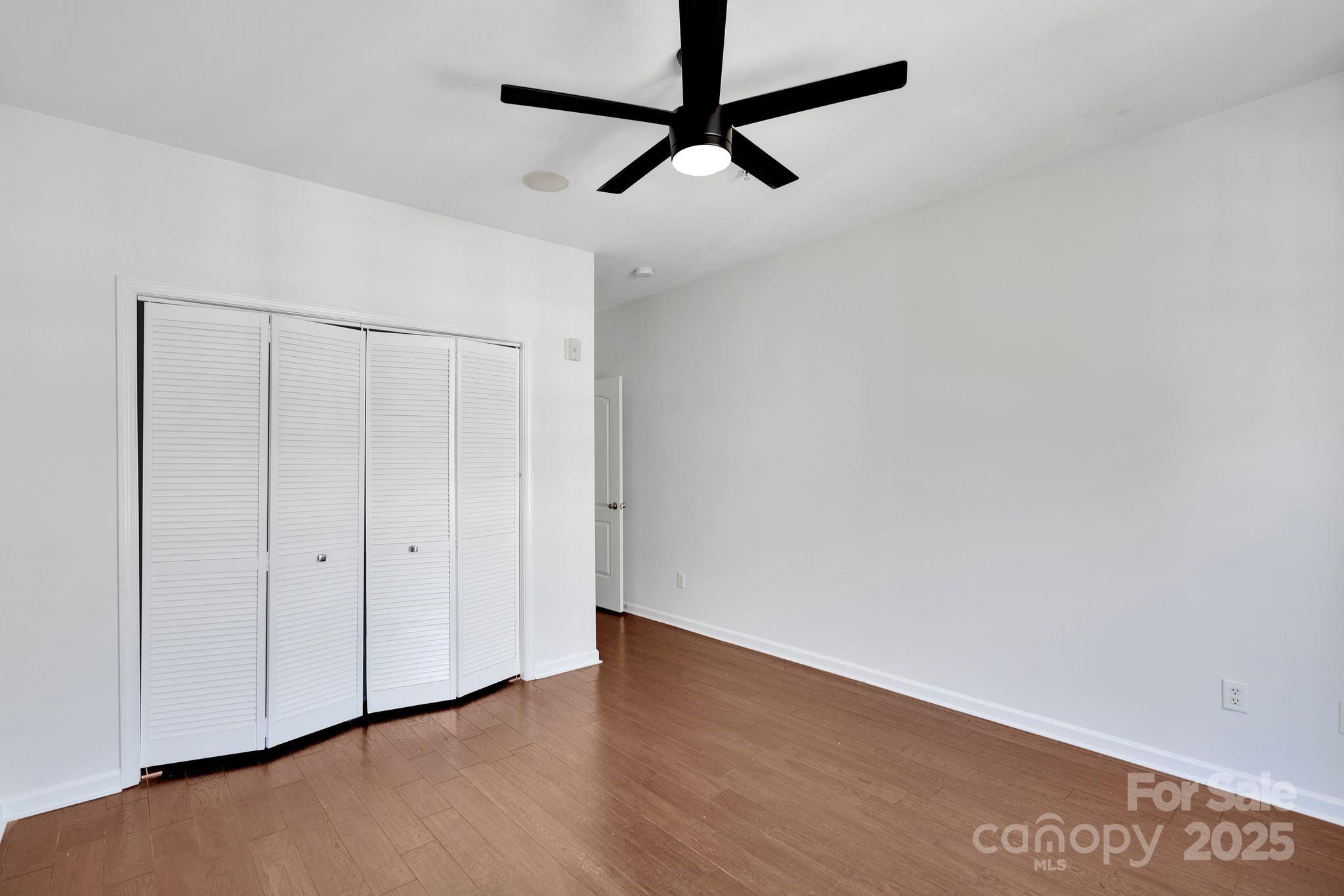 1525 Walnut View Drive
