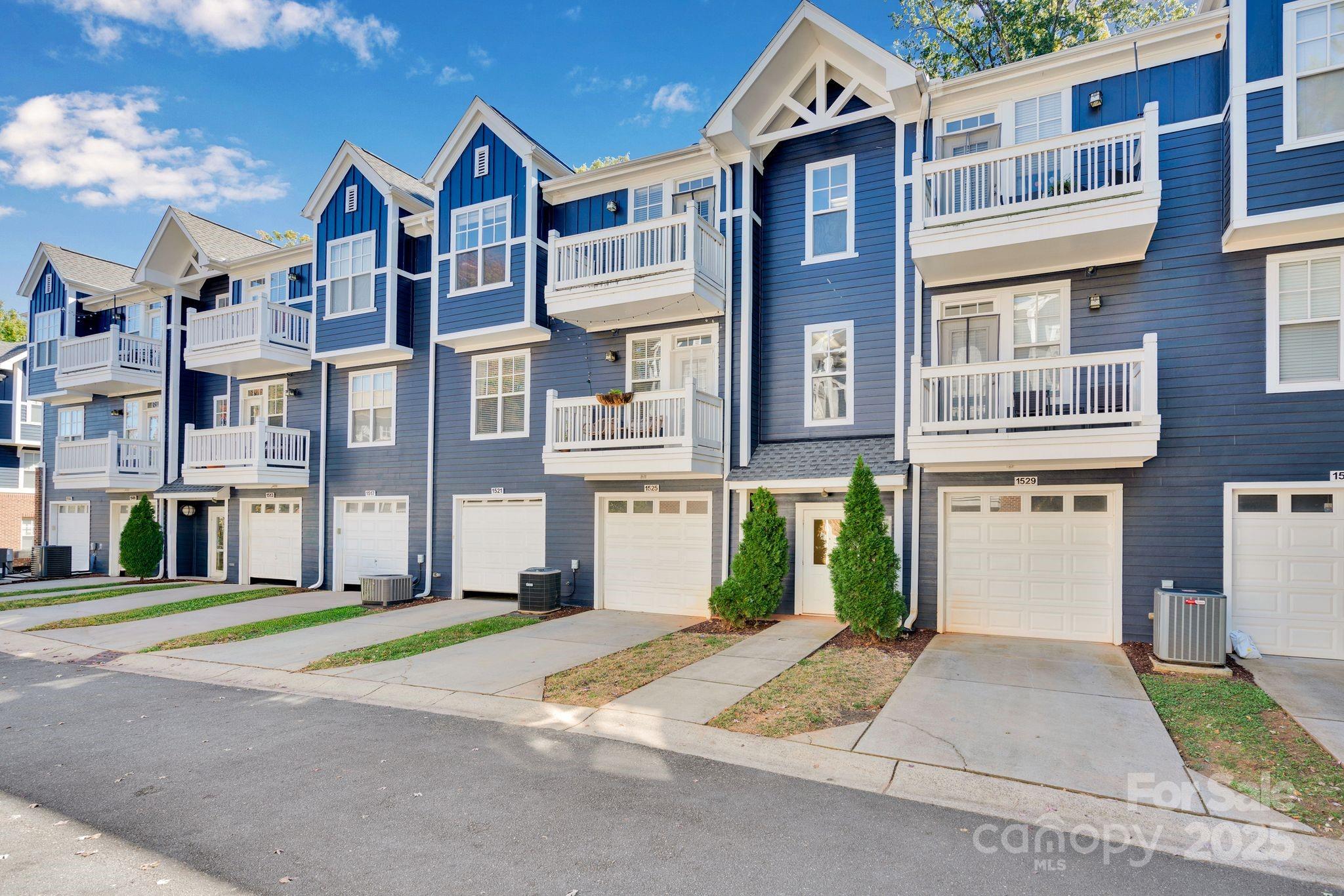 1525 Walnut View Drive