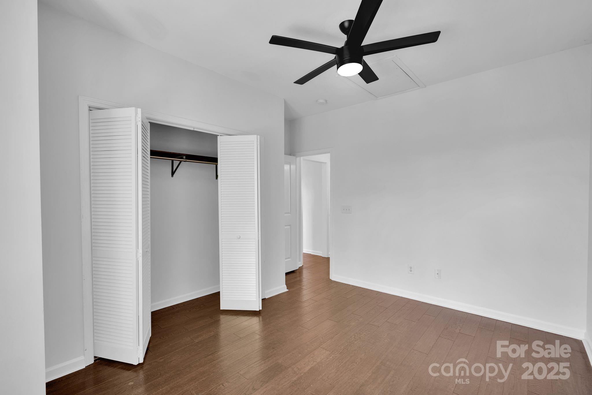 1525 Walnut View Drive