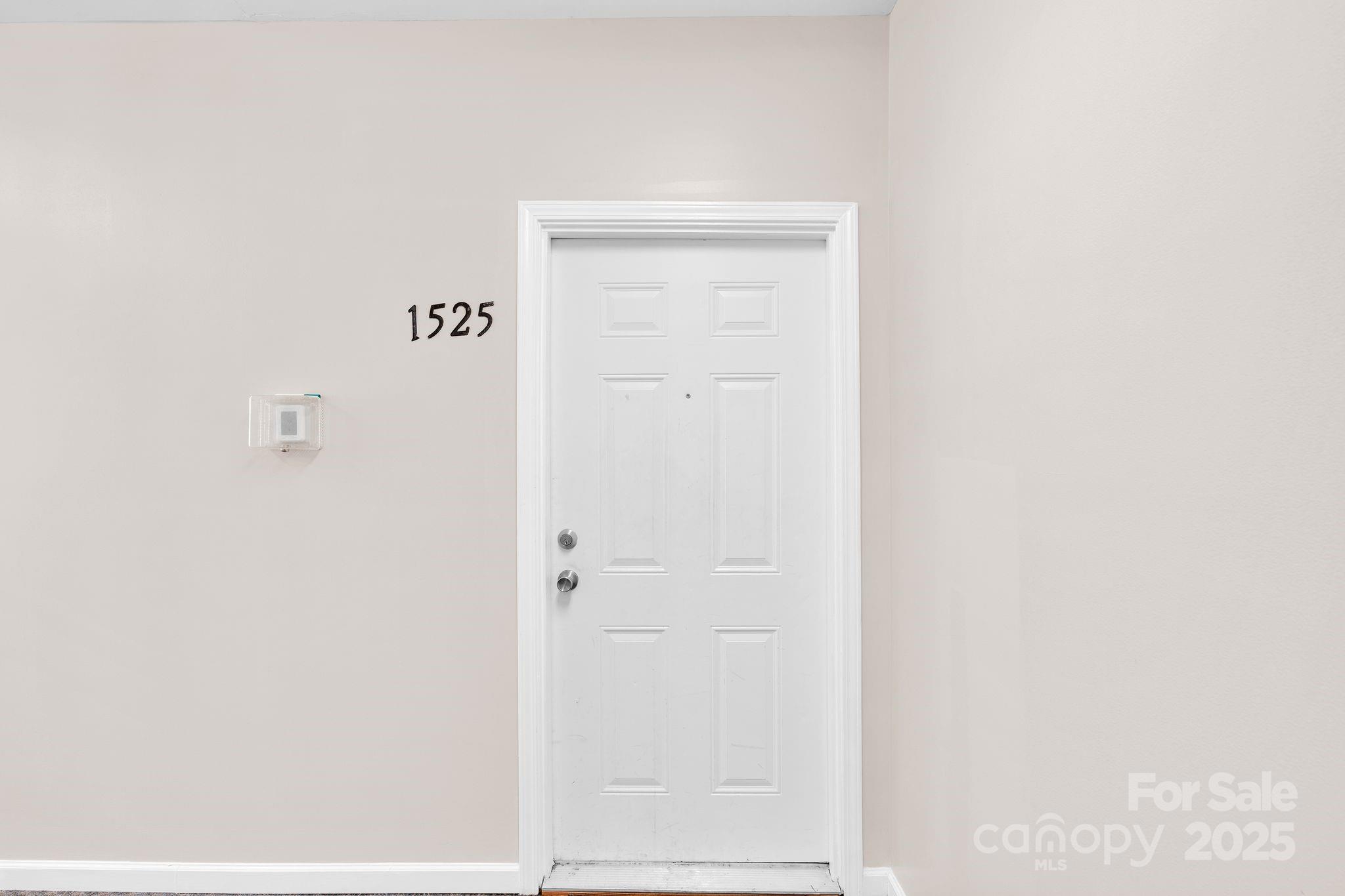 1525 Walnut View Drive
