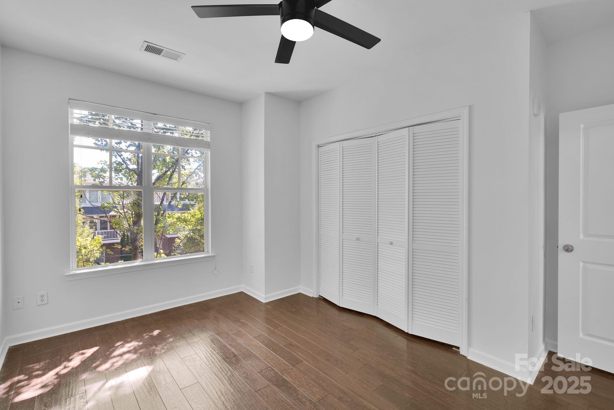 1525 Walnut View Drive