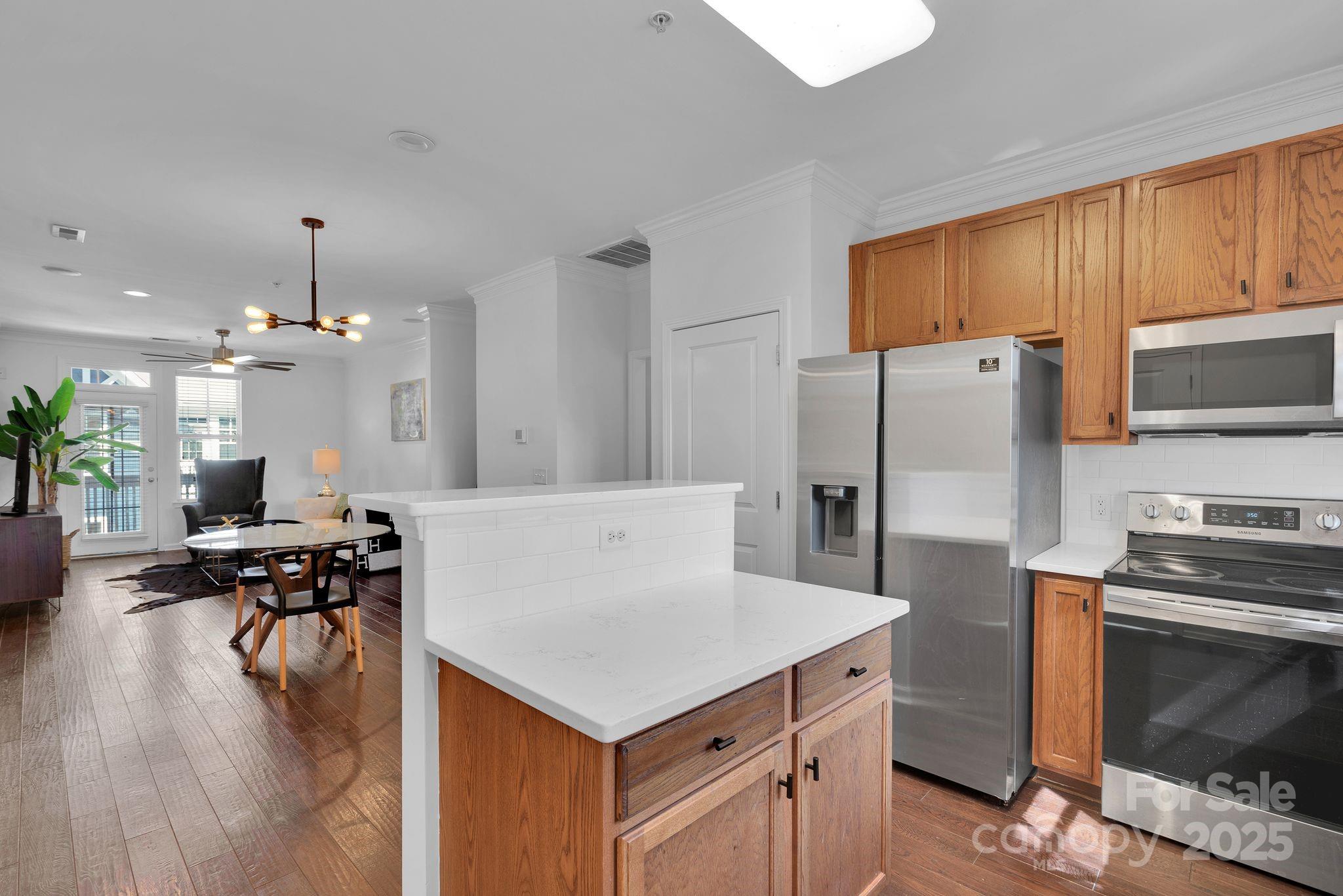 1525 Walnut View Drive