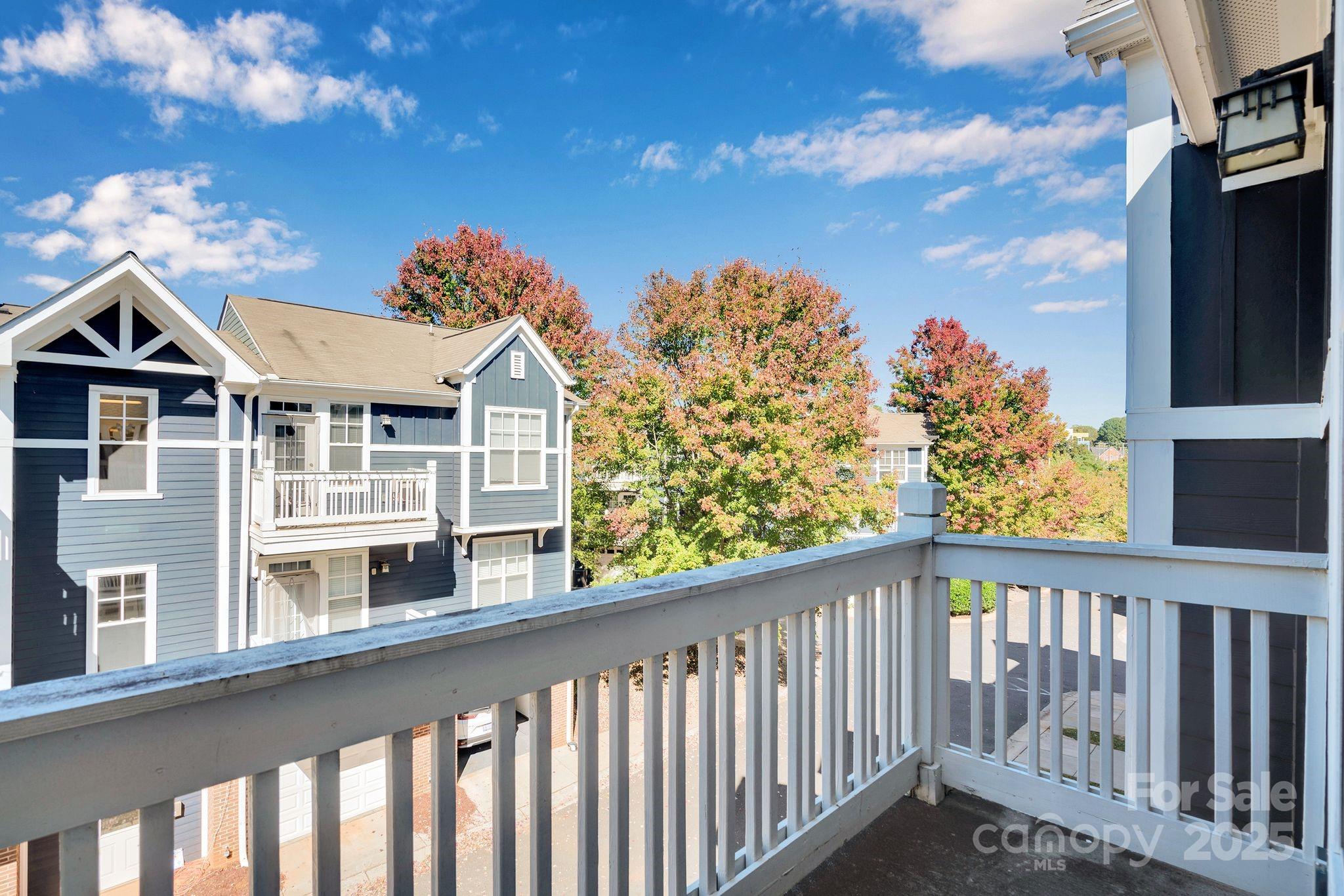 1525 Walnut View Drive