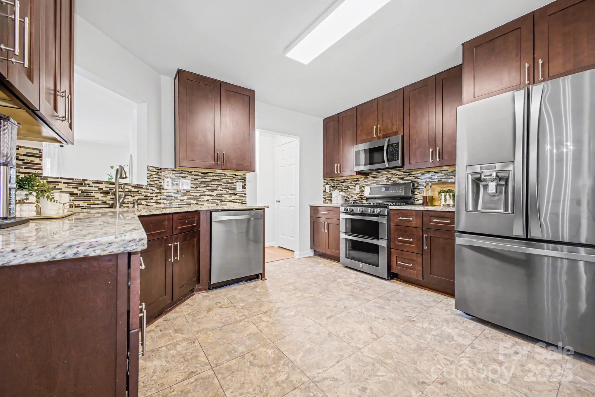 7605 Hinman Circle