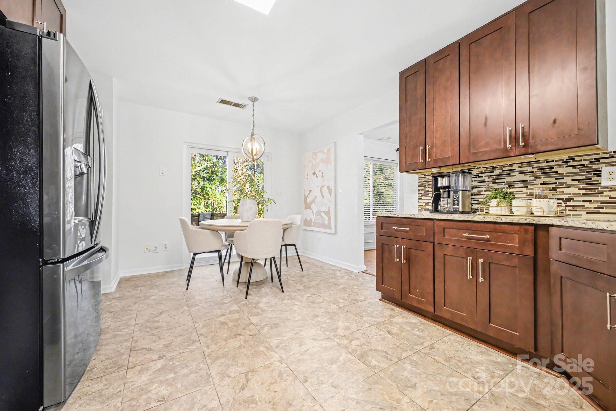 7605 Hinman Circle