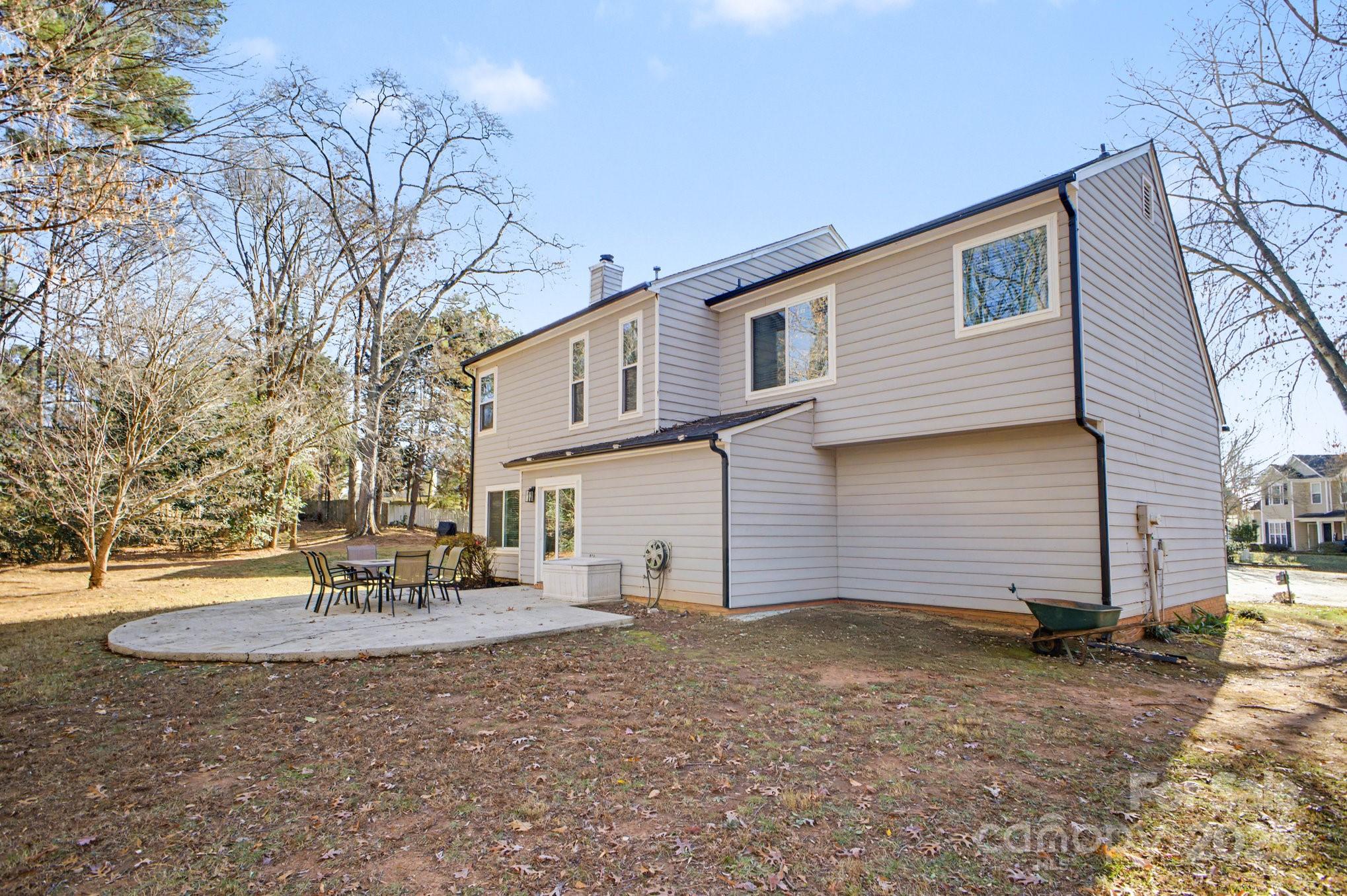 7605 Hinman Circle