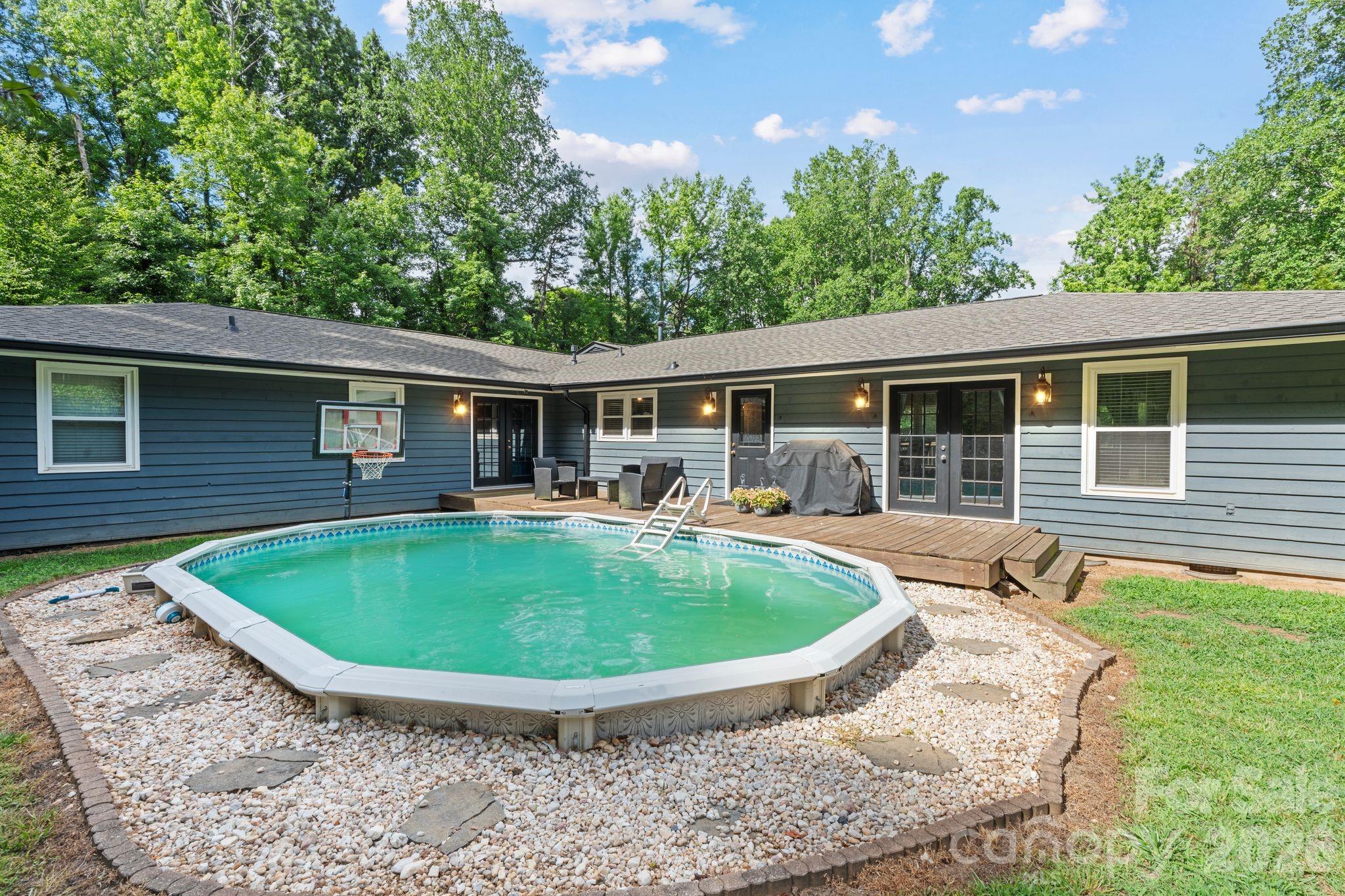 2913 Old Stage Road