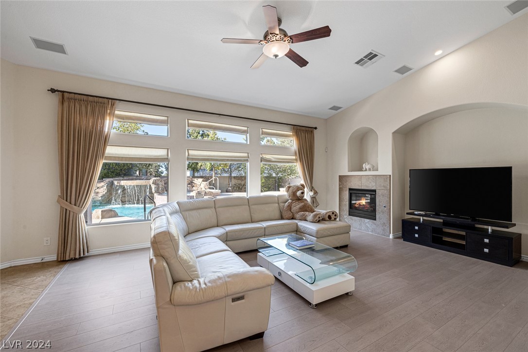 362 Chaplin Cove Avenue