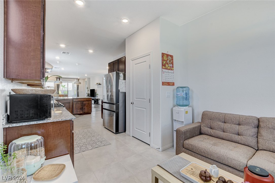 5960 Bruselas Street