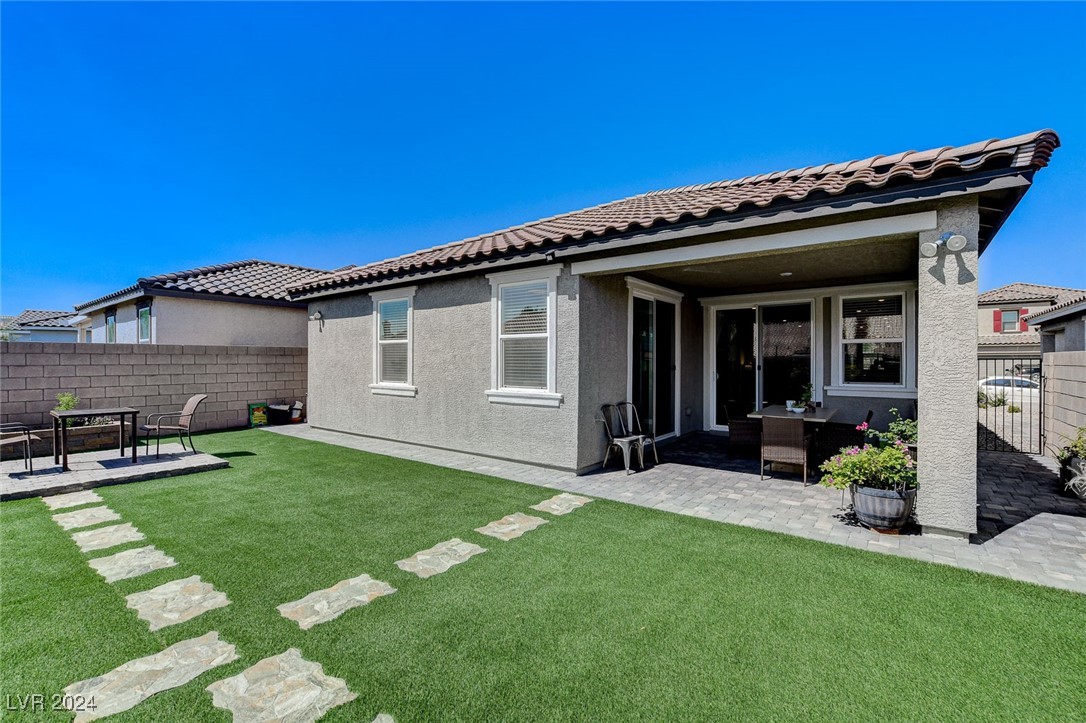 5960 Bruselas Street