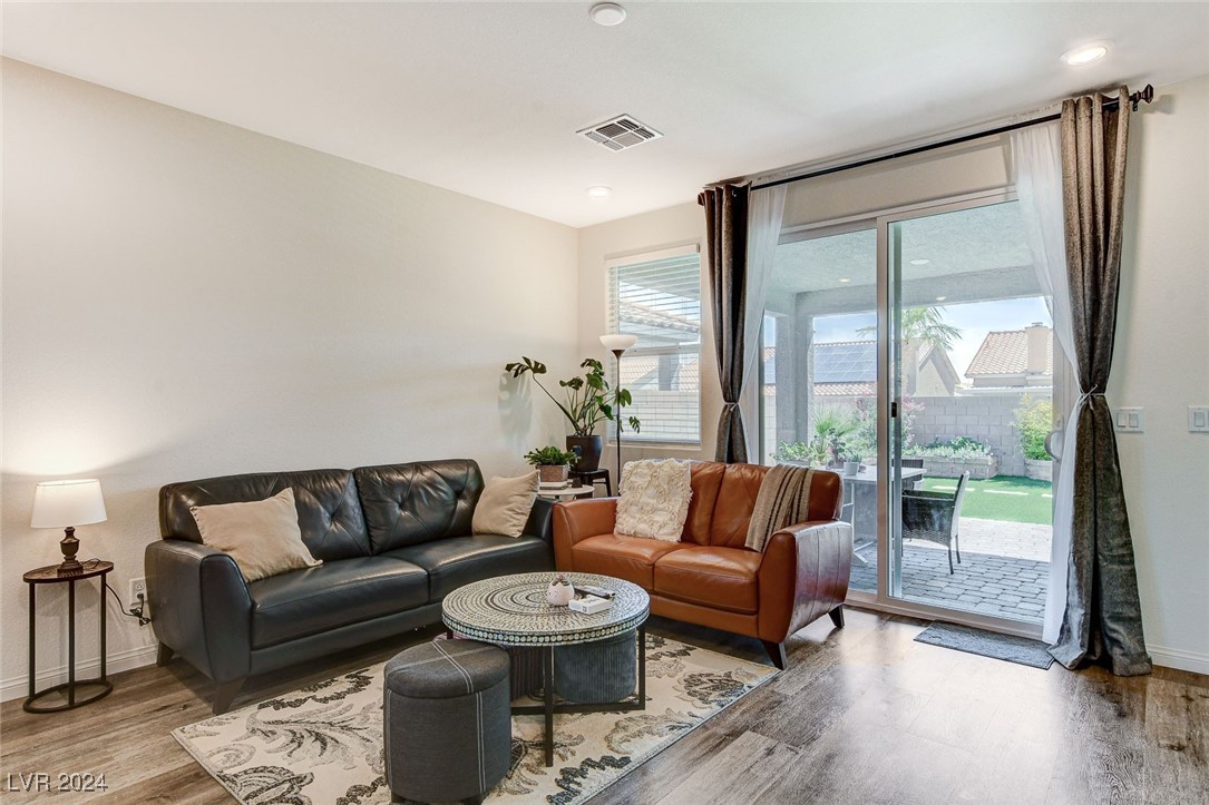 5960 Bruselas Street