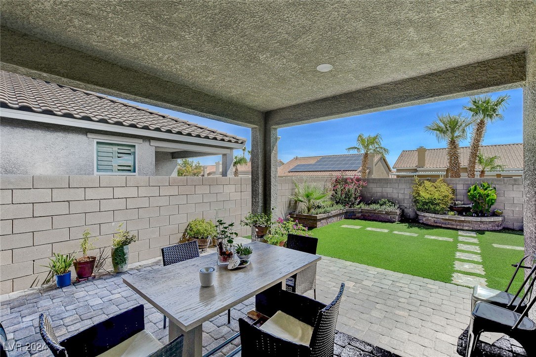 5960 Bruselas Street