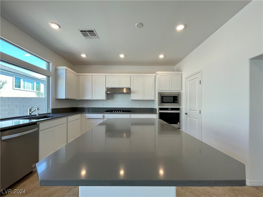 668 Soaring Wings Avenue