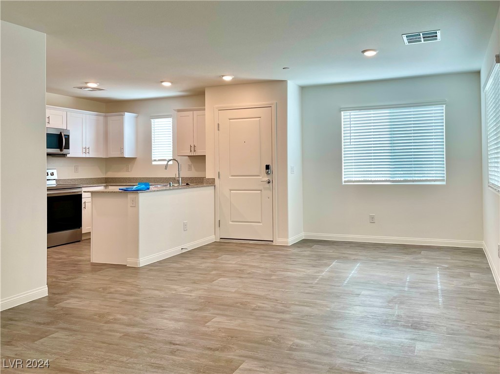 12185 Scarlet Ember Road 4