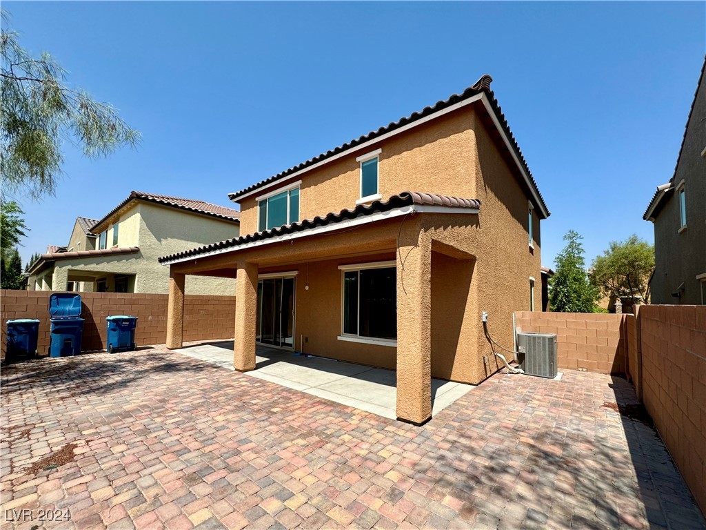 8091 Poppy Leaf Avenue