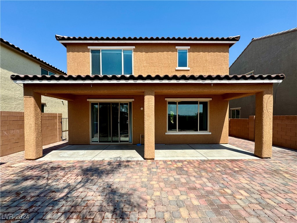 8091 Poppy Leaf Avenue