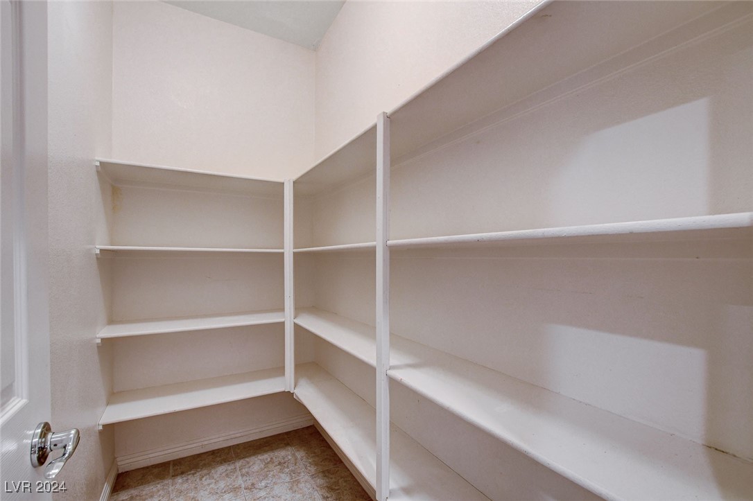 8333 Saddleback Ledge Avenue