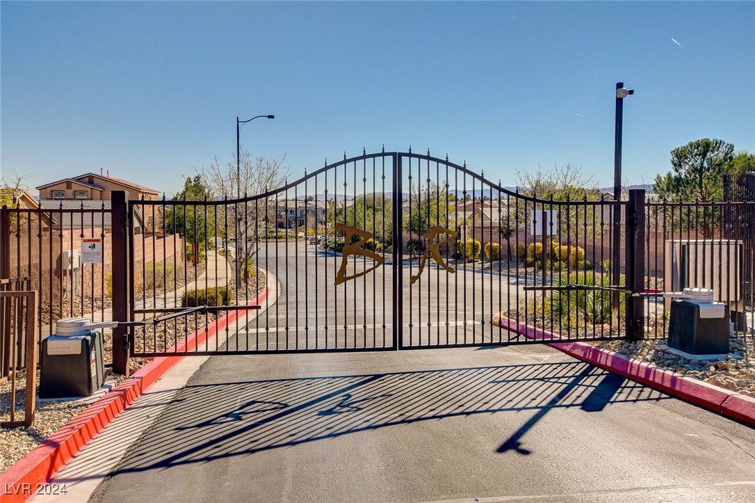 8333 Saddleback Ledge Avenue