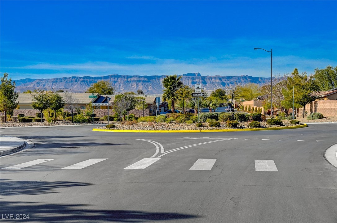 8333 Saddleback Ledge Avenue